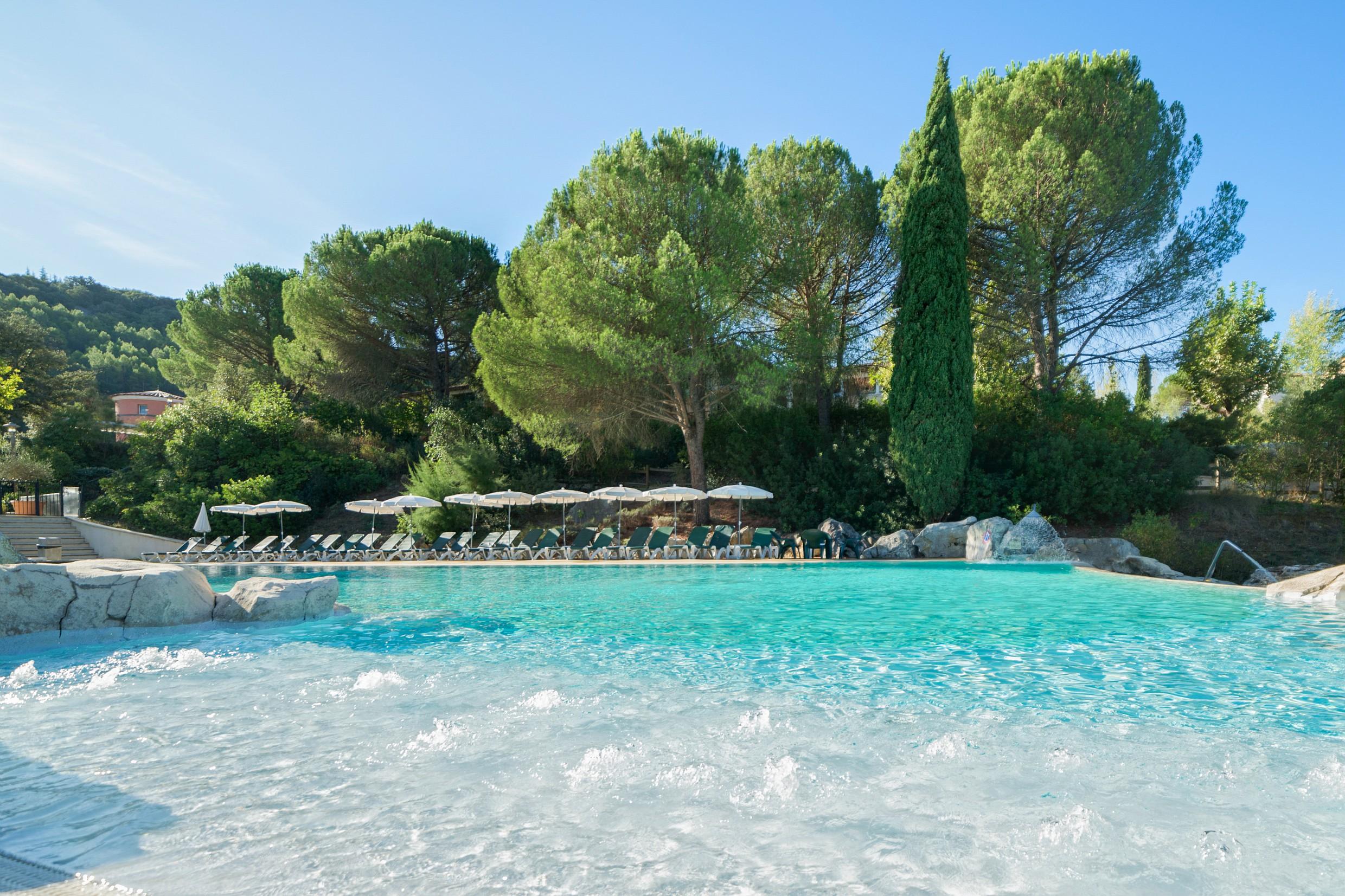 SOWELL HOTELS Ardèche Grospierres Exterior foto